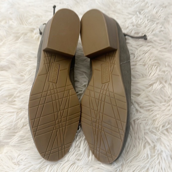 NEW Kenneth Cole Grey Suede Cut Out ankle bootie tassel women size 9.5 - Picture 7 of 7